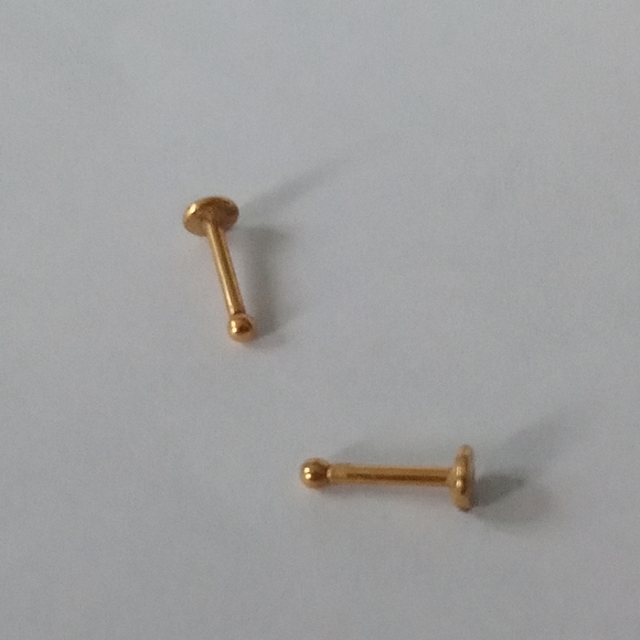 Clare's Flat Back Titanium Gold Lip Studs CLuxe Lip Piercing Jewelry - Picture 5 of 10